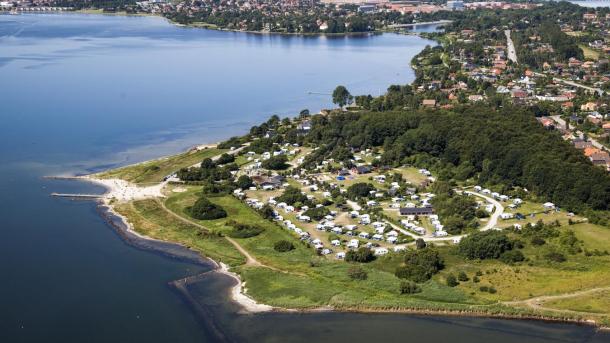 Luftbild von Horsens am Horsens Fjord mit Husodde Strand und Horsens City Camping