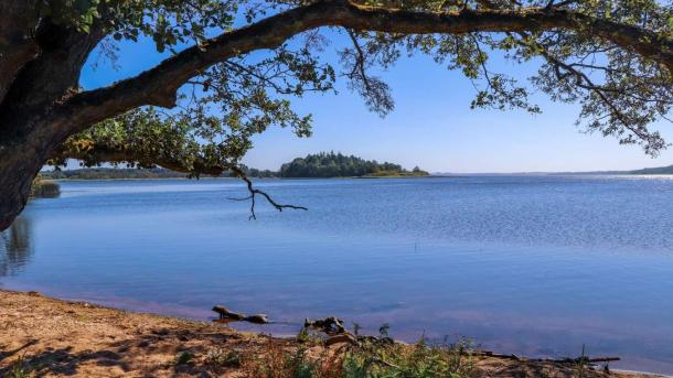 Bild des Mossø, von Klostermølle aus gesehen