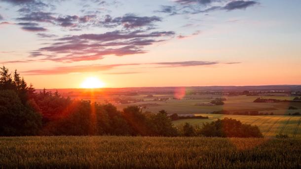 Sonnenuntergang am Aussichtspunkt Purhøj nahe Horsens