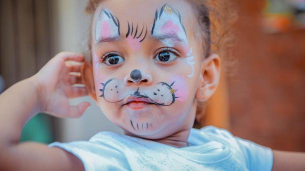 Kinderaktivität Gesichtsbemalung