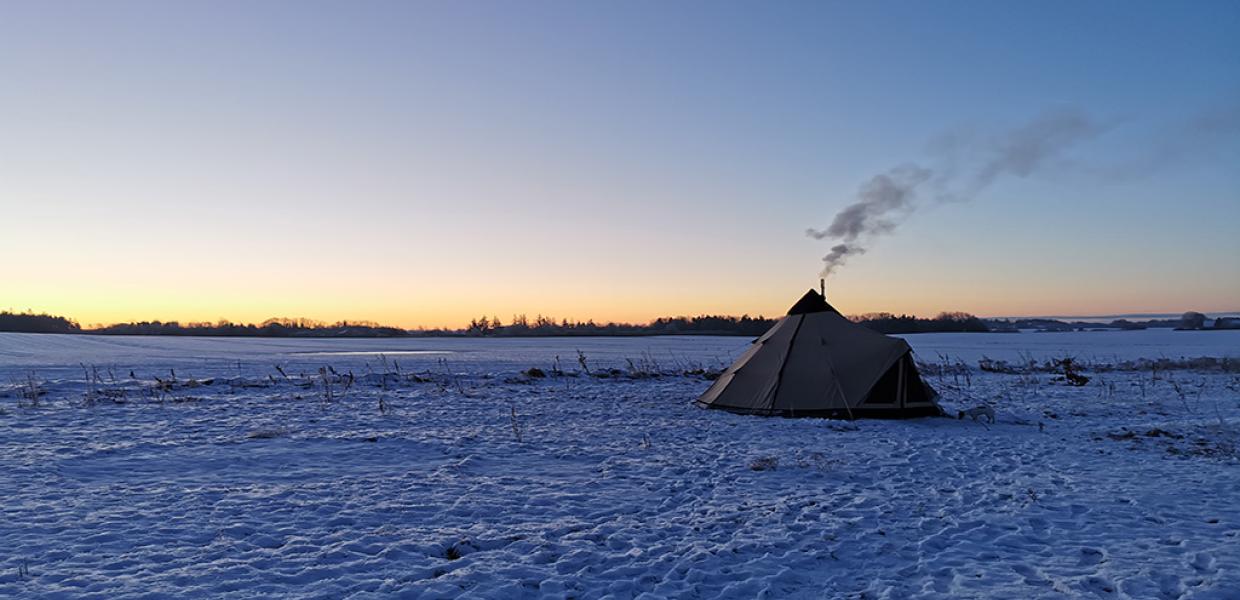 Tipi bei Holmely im Schnee