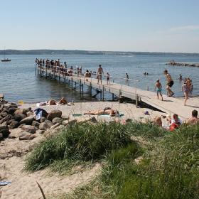 Badesteg am Husodde Strand bei Horsens in der Urlaubsregion Küstenland