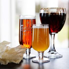Drei Sorten Bier in Gläsern im Restaurant Griffenfelds im Stensballegaard Golfklub